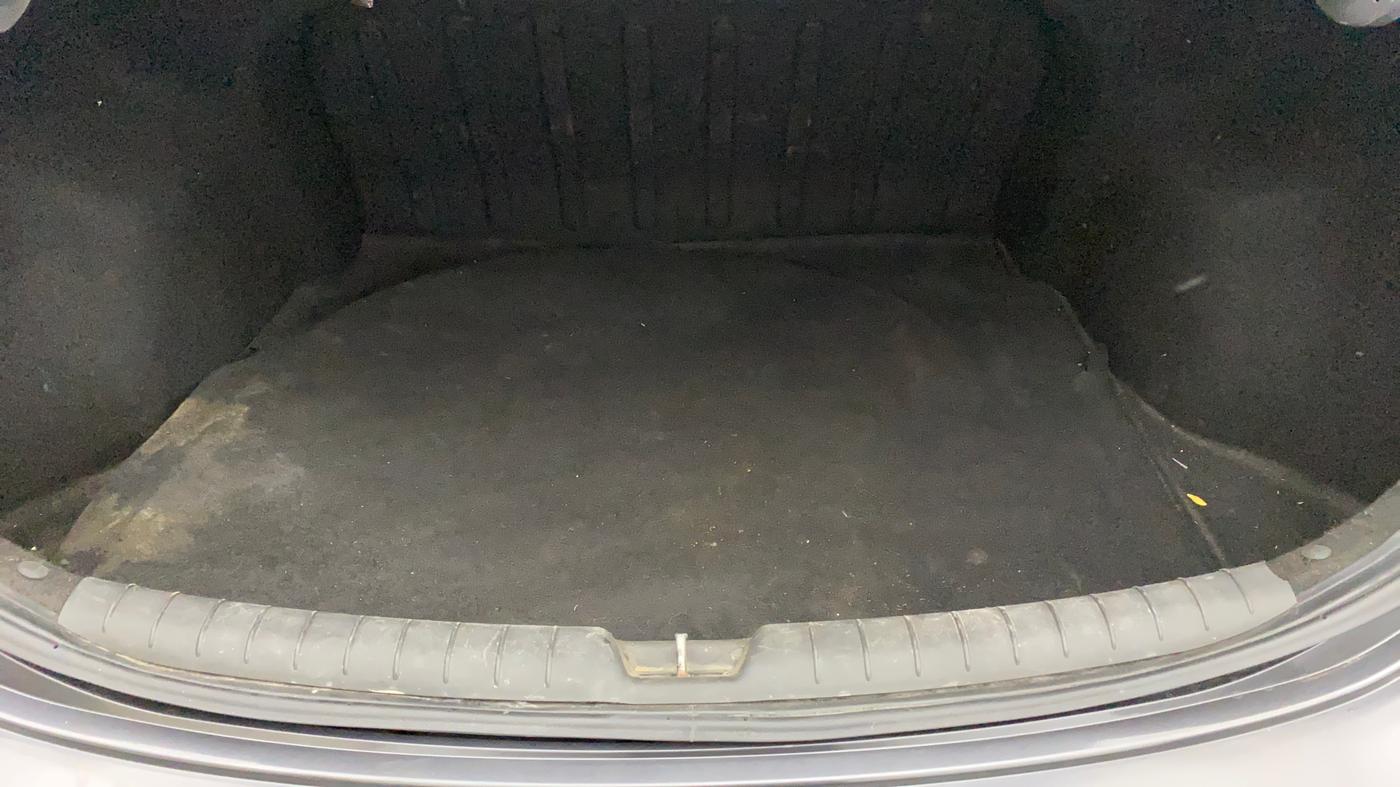 2017 Hyundai Verna 1.6 VTVT SX O, Petrol, Manual, 1,12,398 km, Boot Inside
