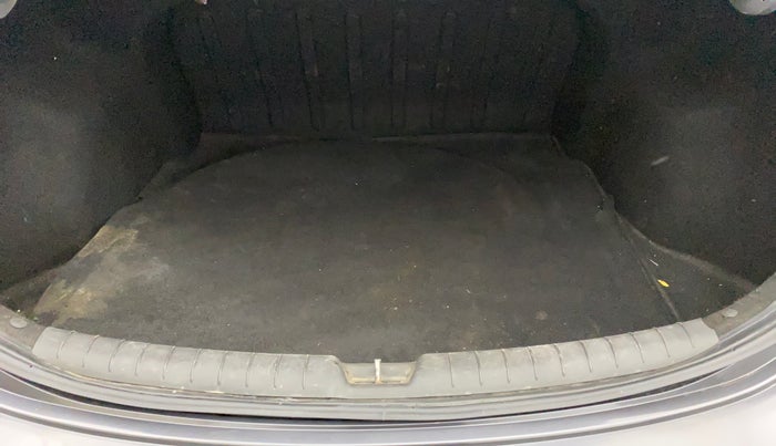 2017 Hyundai Verna 1.6 VTVT SX O, Petrol, Manual, 1,12,398 km, Boot Inside