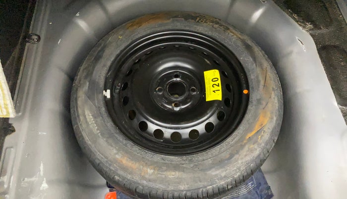 2017 Hyundai Verna 1.6 VTVT SX O, Petrol, Manual, 1,12,398 km, Spare Tyre