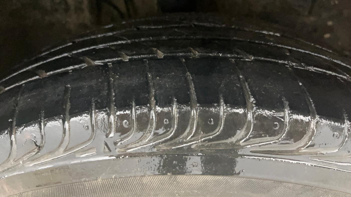 2018 Toyota YARIS J MT, Petrol, Manual, 32,382 km, Right Front Tyre Tread