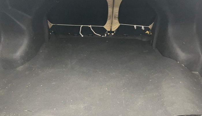 2018 Toyota YARIS J MT, Petrol, Manual, 32,291 km, Boot Inside