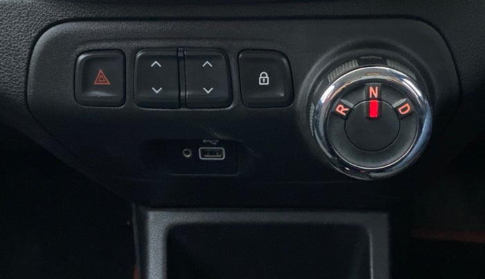 2019 Renault Kwid RXT 1.0 EASY-R AT OPTION, Petrol, Automatic, 21,490 km, Gear Lever