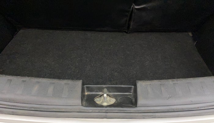 2017 Maruti Swift ZXI, Petrol, Manual, 81,355 km, Boot Inside