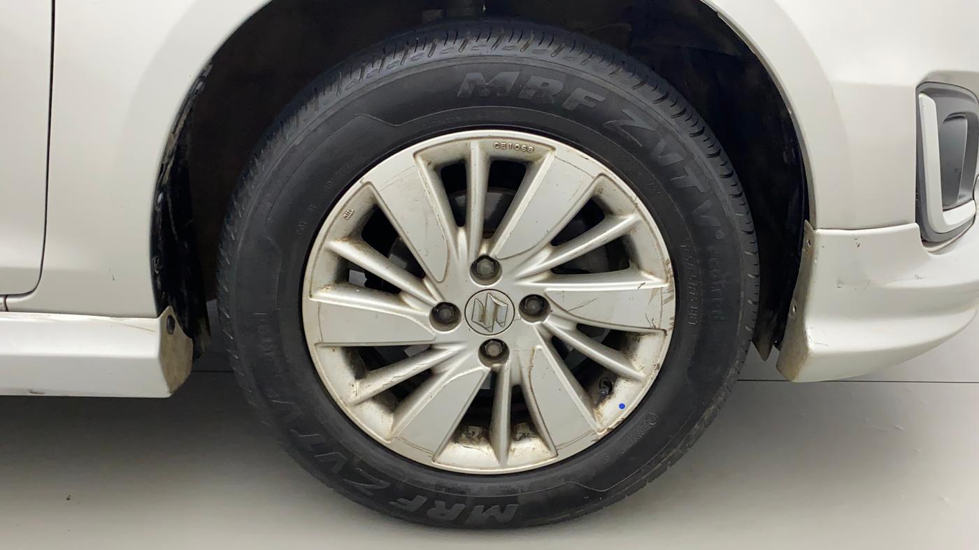 2017 Maruti Swift ZXI, Petrol, Manual, 81,355 km, Right Front Wheel