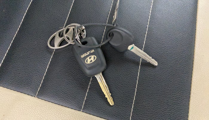 2019 Hyundai NEW SANTRO SPORTZ MT, Petrol, Manual, 38,893 km, Key Close Up