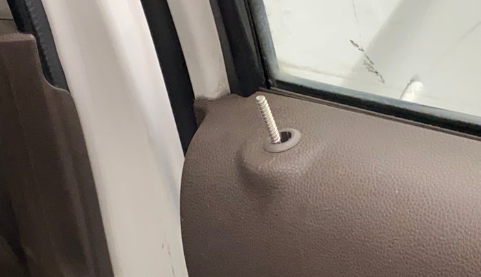 2013 Maruti Alto 800 LXI CNG, CNG, Manual, 58,425 km, Lock system - Door lock knob has minor damage