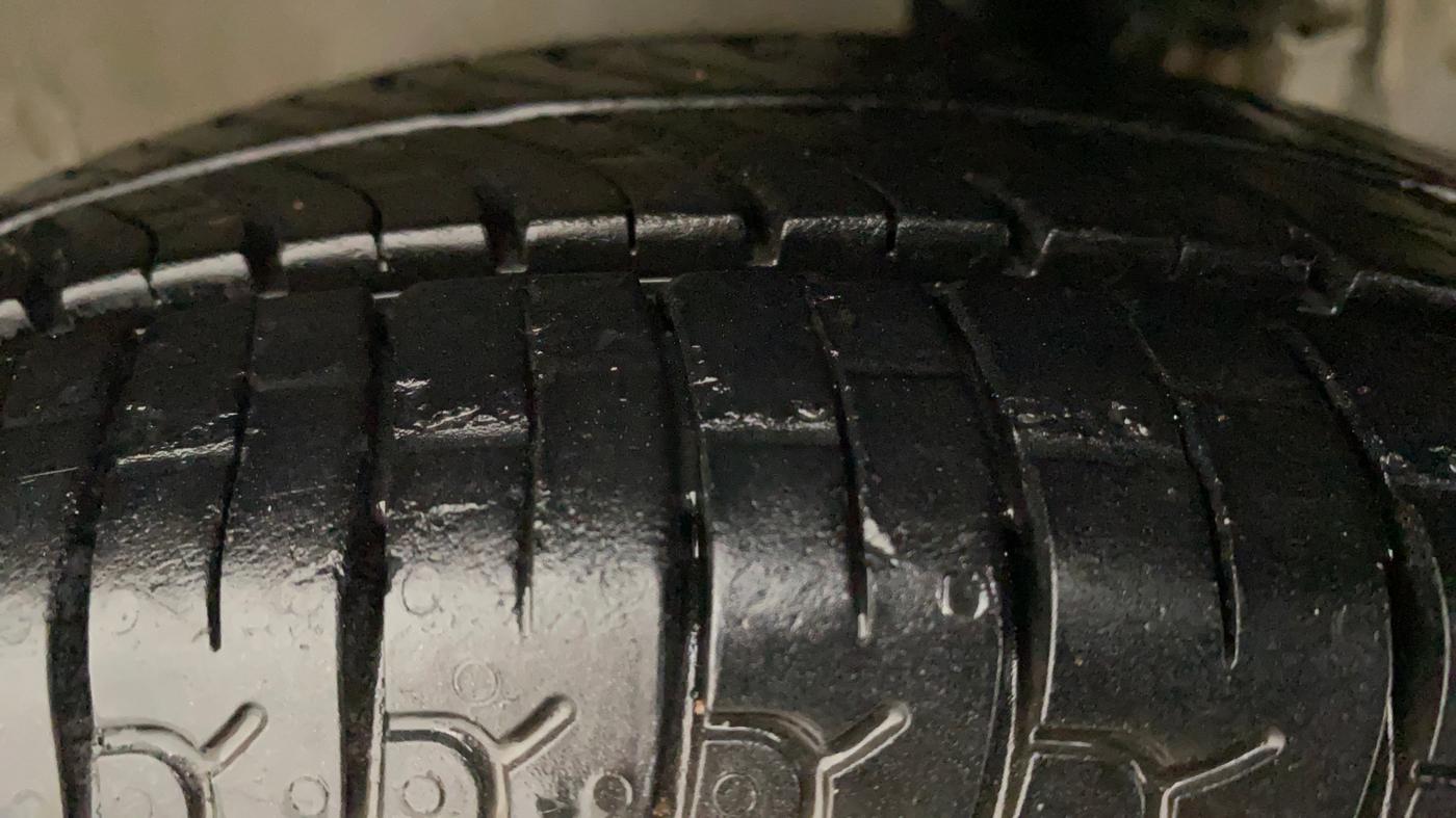 2013 Maruti Alto 800 LXI CNG, CNG, Manual, 58,425 km, Left Front Tyre Tread