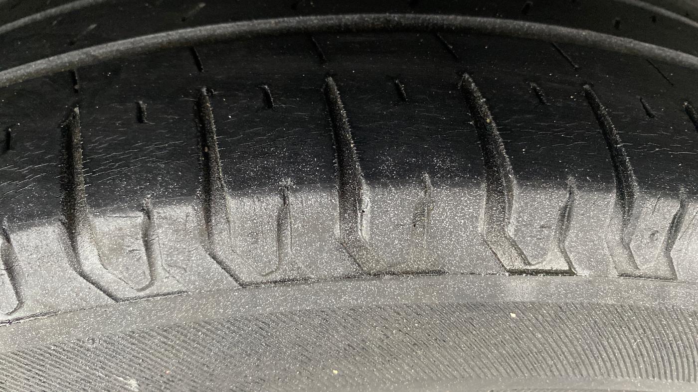 2020 Maruti XL6 ALPHA MT, Petrol, Manual, 73,537 km, Left Rear Tyre Tread