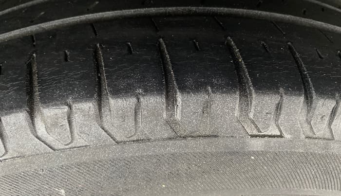 2020 Maruti XL6 ALPHA MT, Petrol, Manual, 73,537 km, Left Rear Tyre Tread