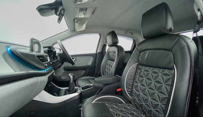 2020 Tata ALTROZ XZ 1.2, Petrol, Manual, 27,970 km, Right Side Front Door Cabin