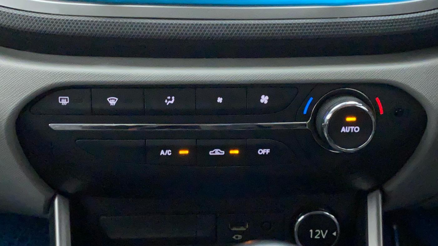 2020 Tata ALTROZ XZ 1.2, Petrol, Manual, 27,970 km, Automatic Climate Control