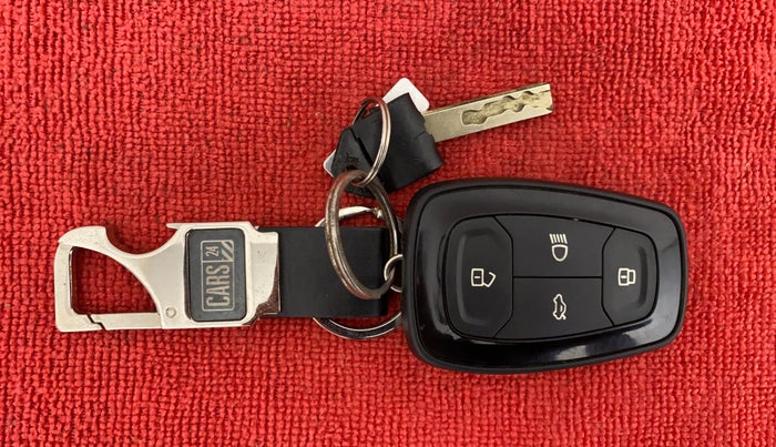 2020 Tata ALTROZ XZ 1.2, Petrol, Manual, 27,970 km, Key Close Up