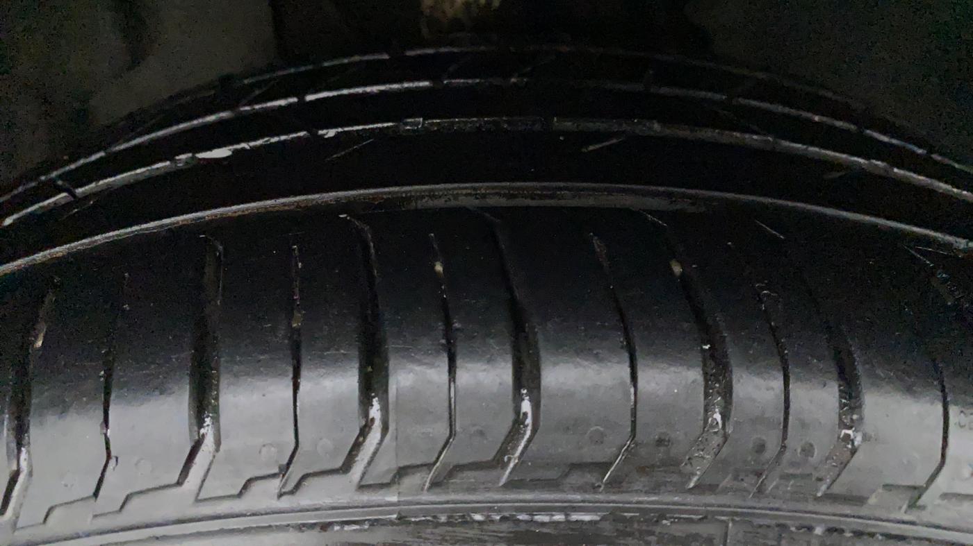 2020 Tata ALTROZ XZ 1.2, Petrol, Manual, 27,970 km, Right Front Tyre Tread
