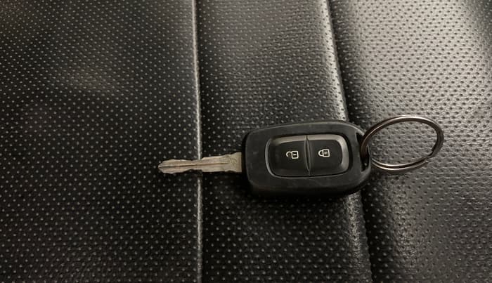 2021 Nissan MAGNITE XL TURBO, Petrol, Manual, 95,385 km, Key Close Up