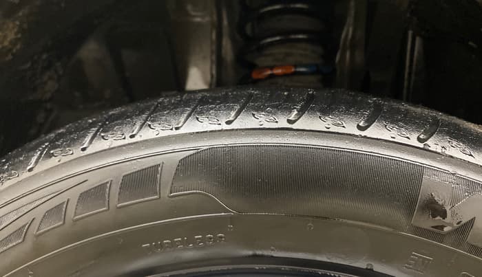 2021 Nissan MAGNITE XL TURBO, Petrol, Manual, 95,385 km, Left Front Tyre Tread