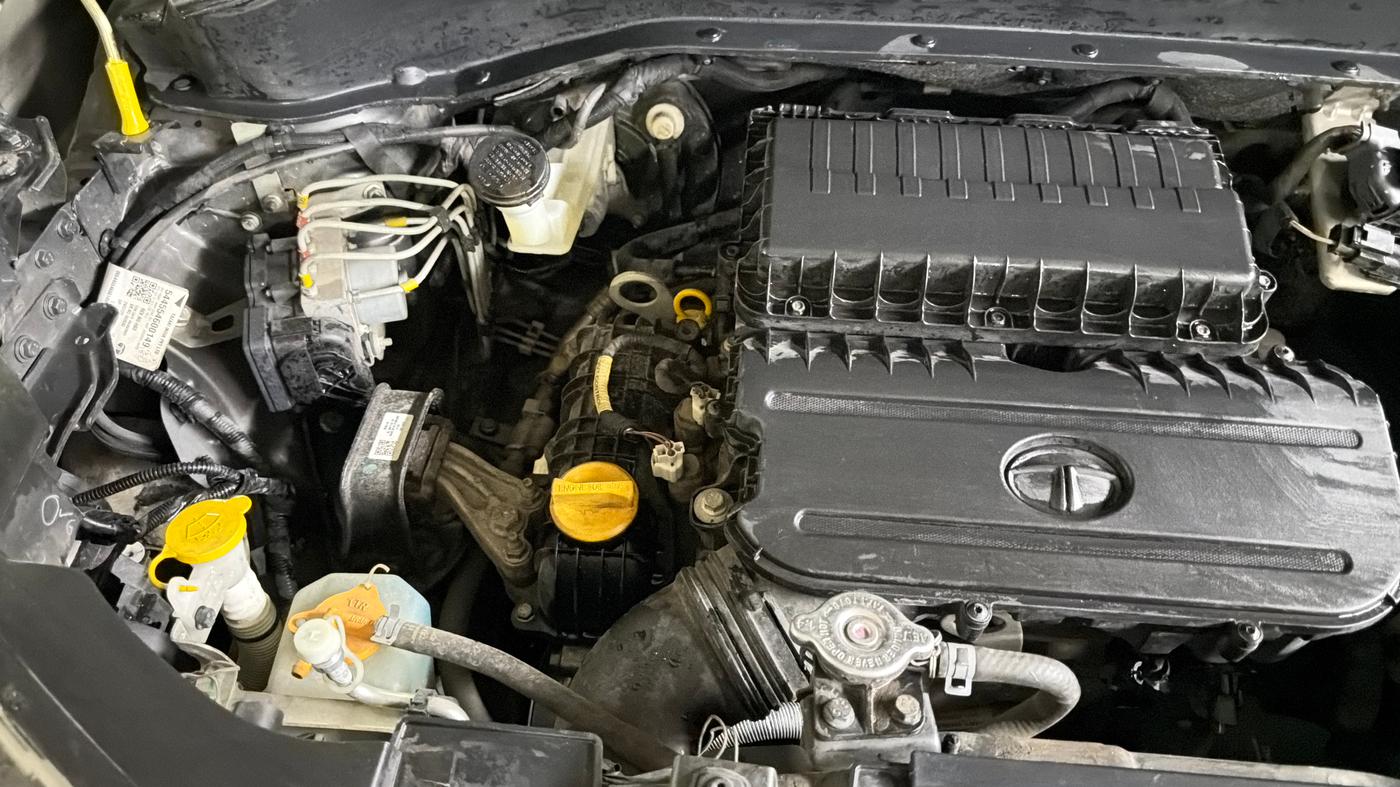 2022 Tata PUNCH ACCOMPLISHED AMT, Petrol, Automatic, 61,170 km, Engine View - Right