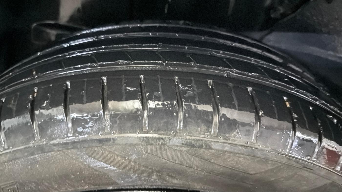 2022 Tata PUNCH ACCOMPLISHED AMT, Petrol, Automatic, 61,170 km, Right Rear Tyre Tread