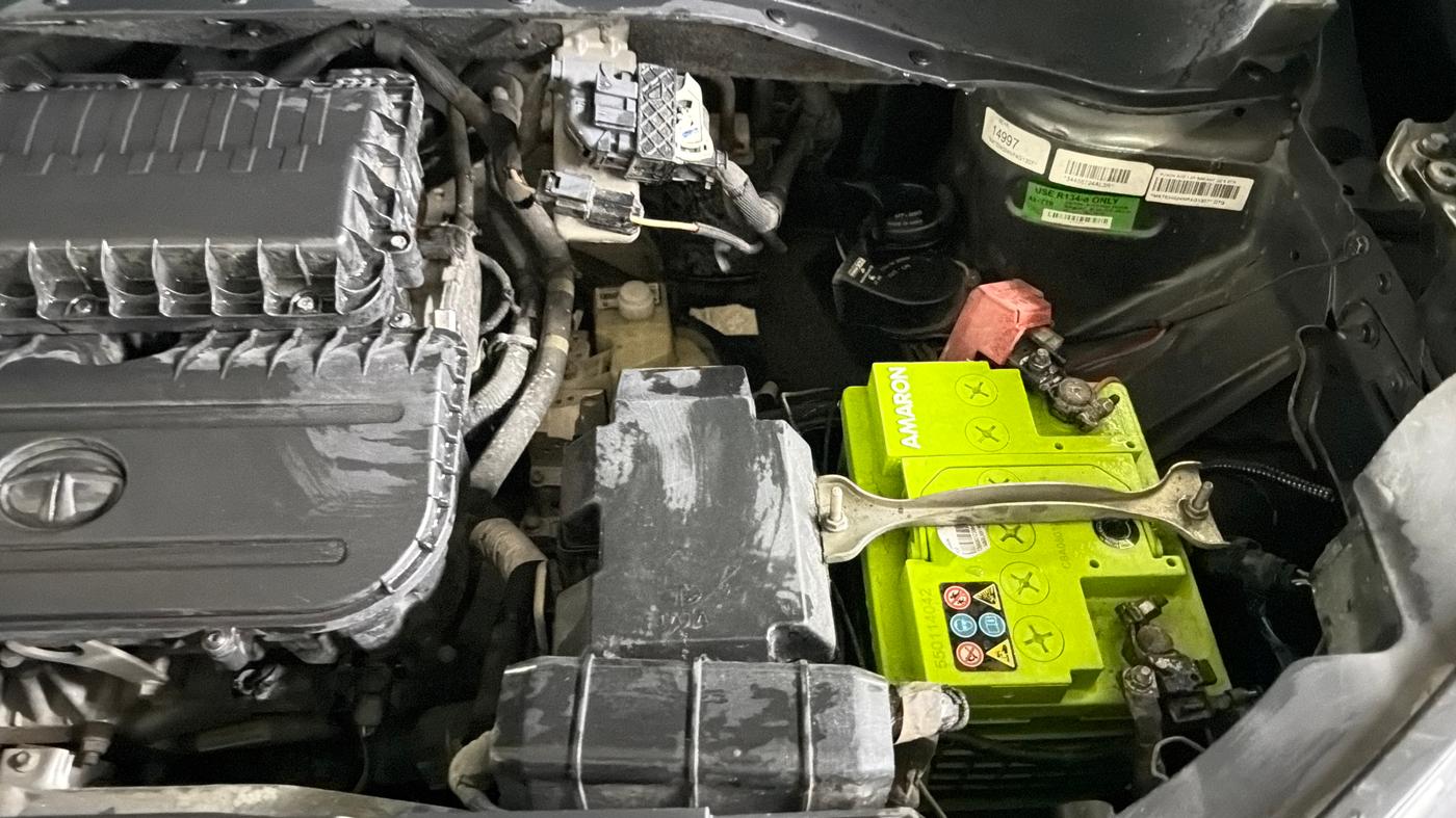2022 Tata PUNCH ACCOMPLISHED AMT, Petrol, Automatic, 61,170 km, Engine View - Left