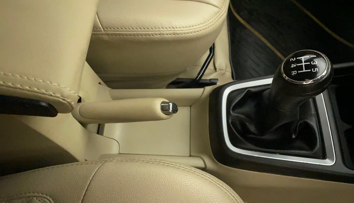 2018 Maruti Dzire ZDI PLUS, Diesel, Manual, 68,244 km, Gear Lever
