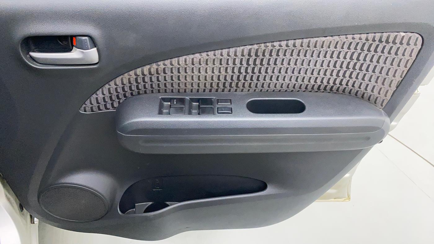 2013 Maruti Ritz VXI, Petrol, Manual, 41,035 km, Driver Side Door Panels Control