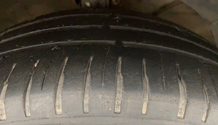 2016 Maruti Baleno ALPHA DIESEL 1.3, Diesel, Manual, 94,761 km, Right Front Tyre Tread