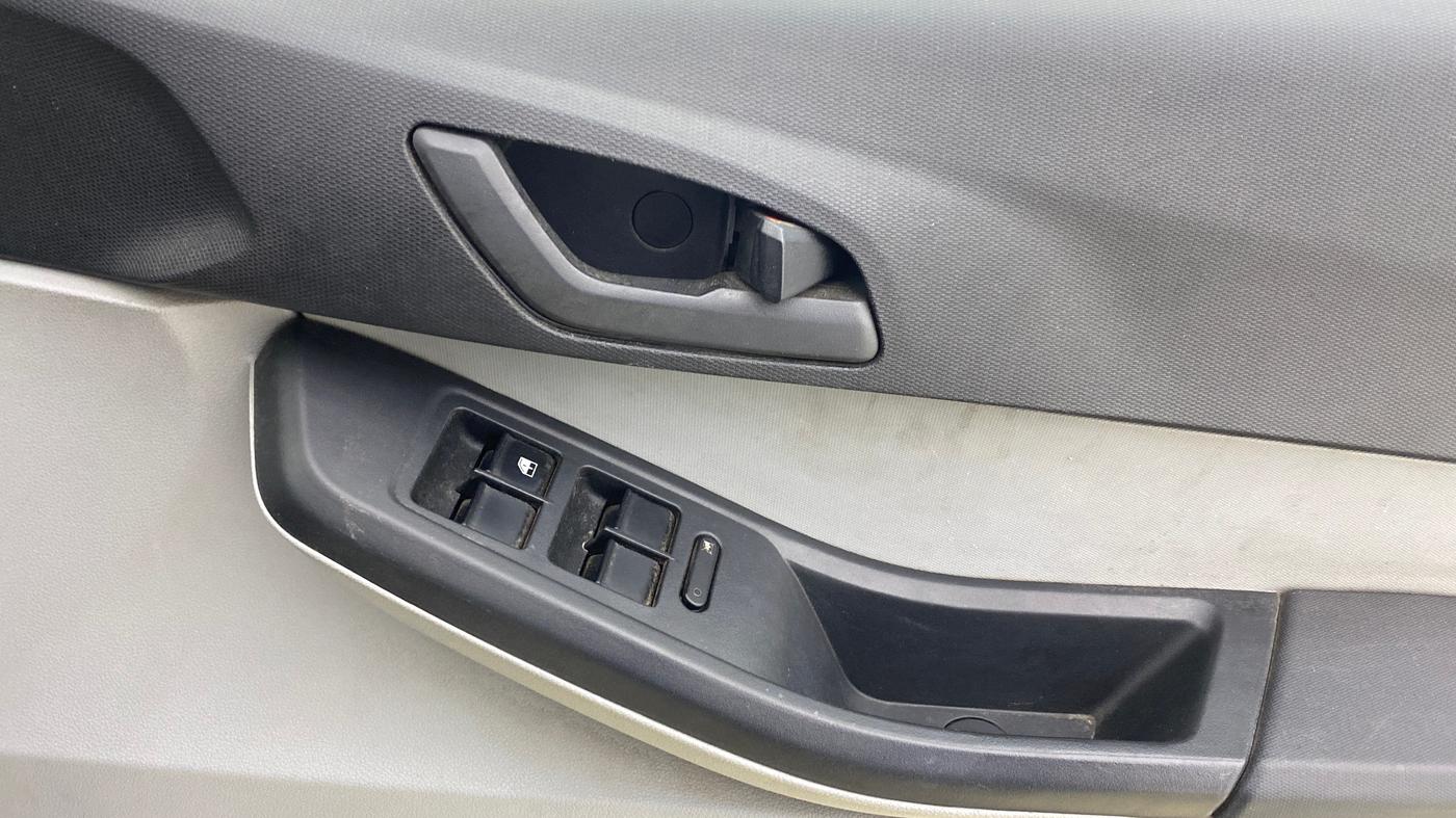 2023 Tata Tiago XT CNG, CNG, Manual, 31,900 km, Driver Side Door Panels Control