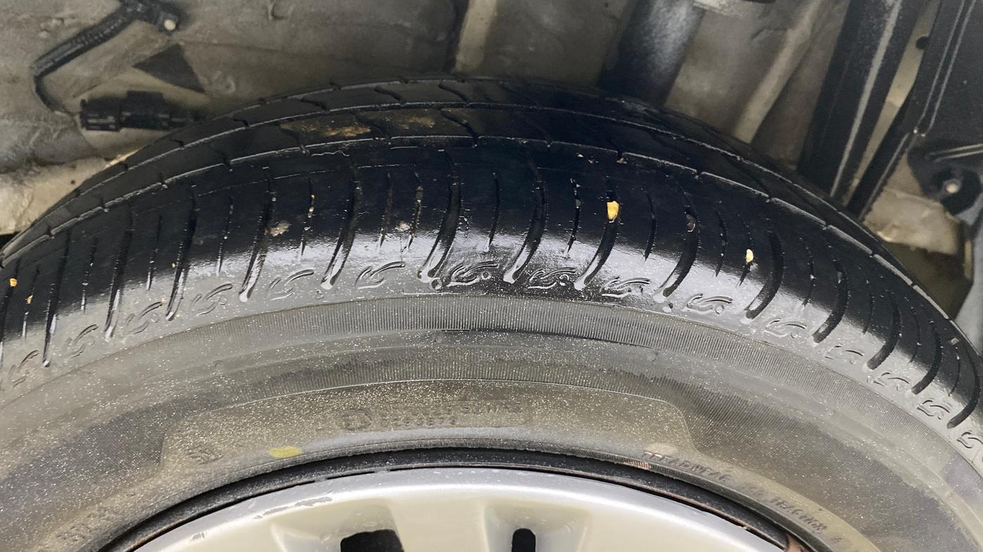 2023 Tata Tiago XT CNG, CNG, Manual, 31,900 km, Left Rear Tyre Tread