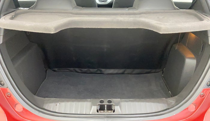 2016 Ford New Figo TITANIUM 1.5 PETROL AT, Petrol, Automatic, 8,946 km, Boot Inside