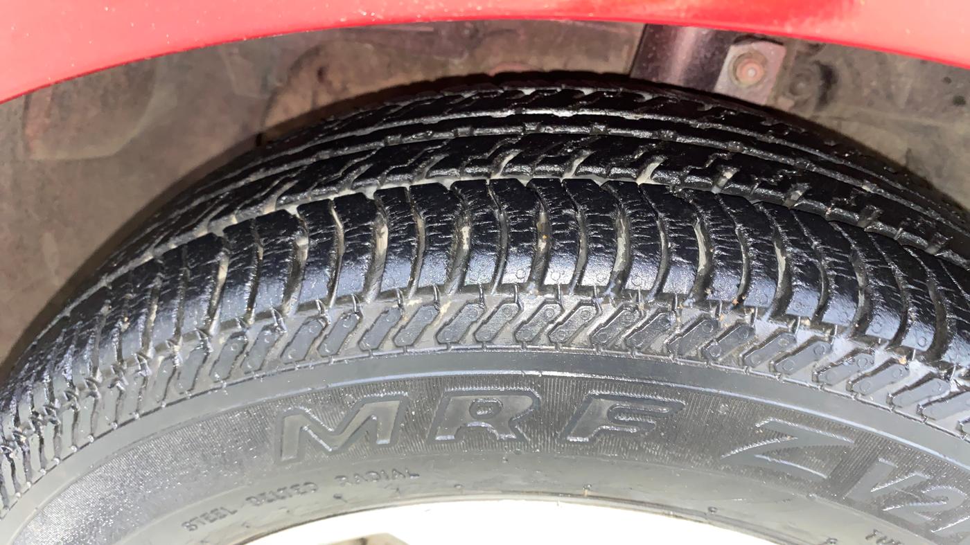 2016 Ford New Figo TITANIUM 1.5 PETROL AT, Petrol, Automatic, 8,946 km, Left Front Tyre Tread
