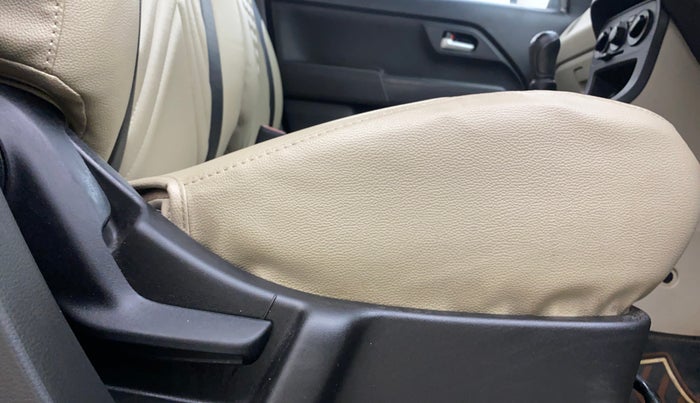 2019 Maruti New Wagon-R VXI 1.0, Petrol, Manual, 34,056 km, Driver Side Adjustment Panel