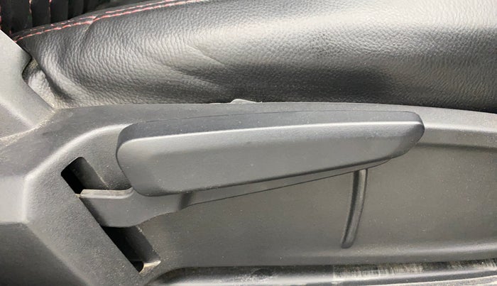 2023 Tata ALTROZ XZ PETROL, Petrol, Manual, 25,238 km, Driver Side Adjustment Panel