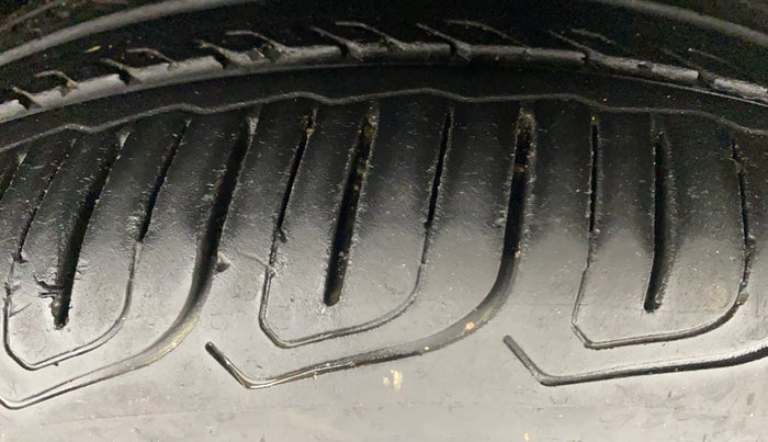 2023 Tata ALTROZ XZ PETROL, Petrol, Manual, 25,238 km, Right Front Tyre Tread
