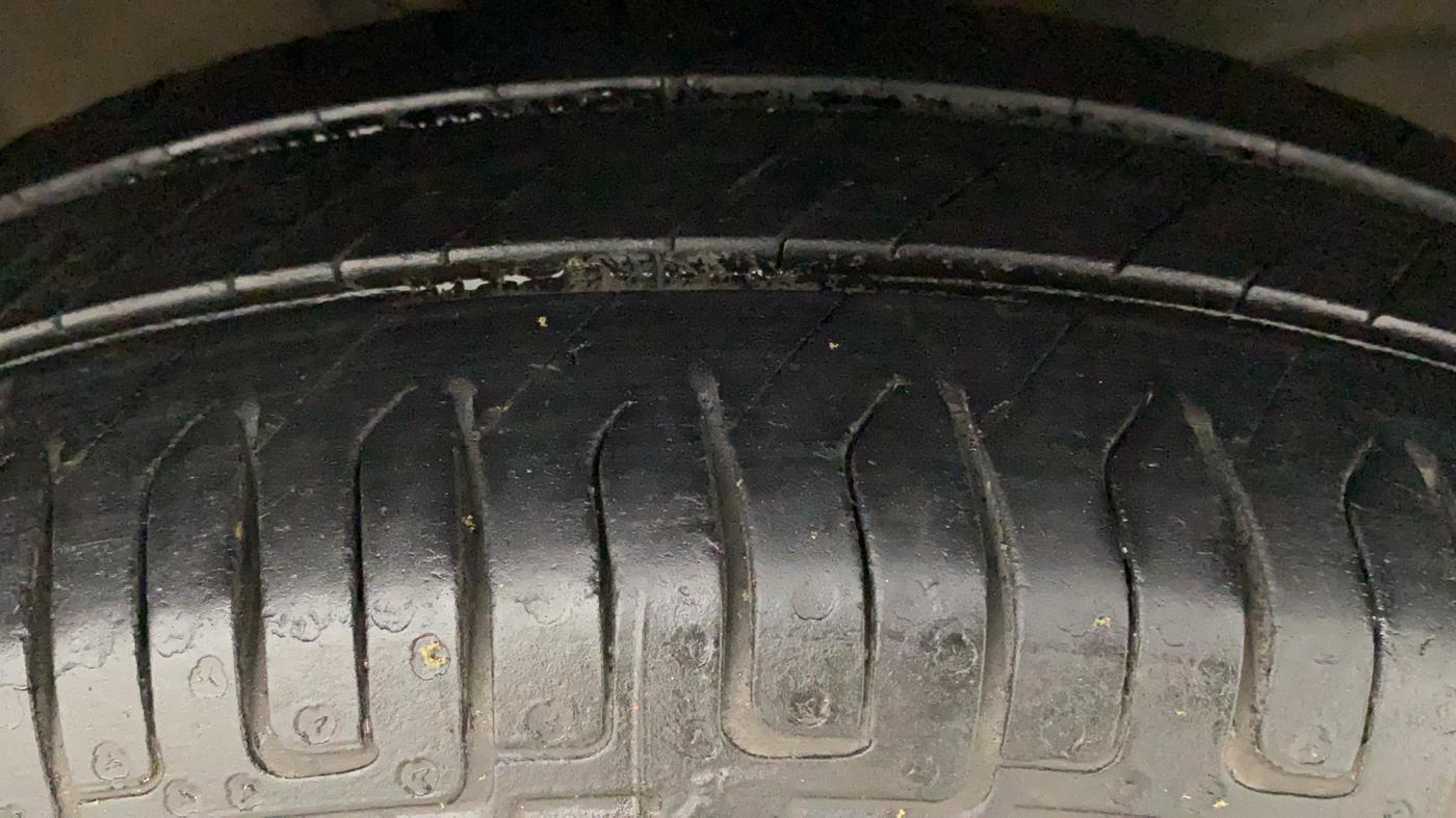 2016 Maruti Wagon R 1.0 VXI, Petrol, Manual, 36,942 km, Right Front Tyre Tread