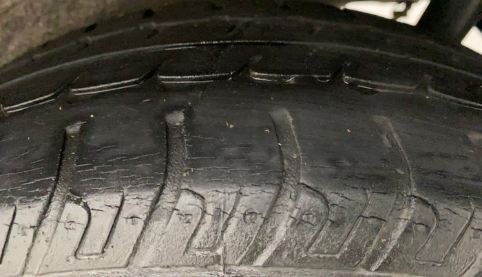 2016 Maruti Wagon R 1.0 VXI, Petrol, Manual, 36,942 km, Left Rear Tyre Tread