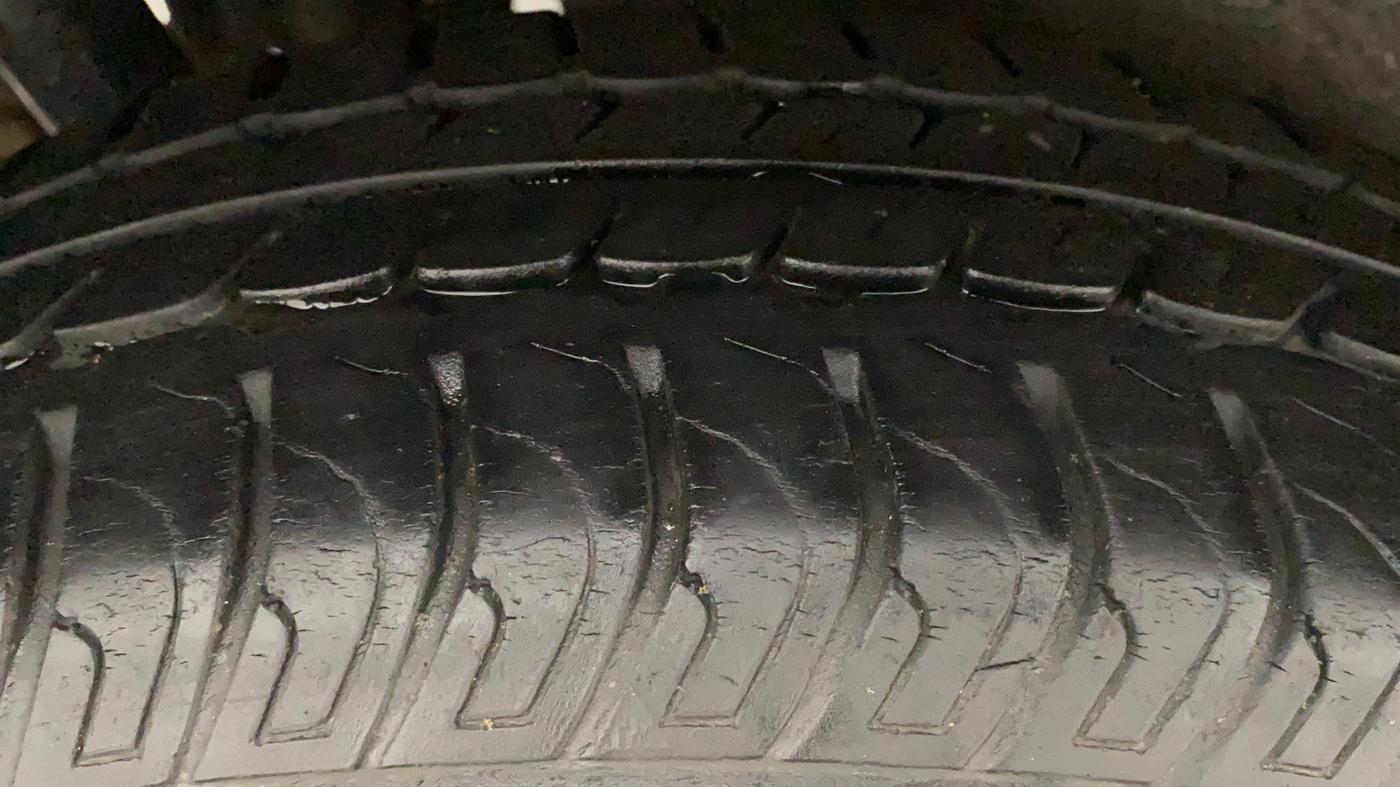 2016 Maruti Wagon R 1.0 VXI, Petrol, Manual, 36,942 km, Right Rear Tyre Tread