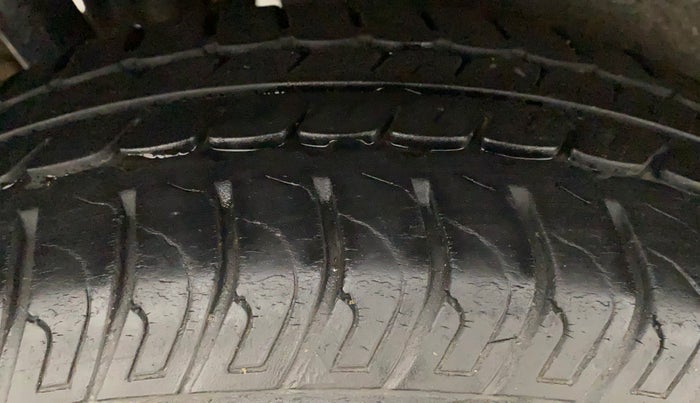 2016 Maruti Wagon R 1.0 VXI, Petrol, Manual, 36,942 km, Right Rear Tyre Tread
