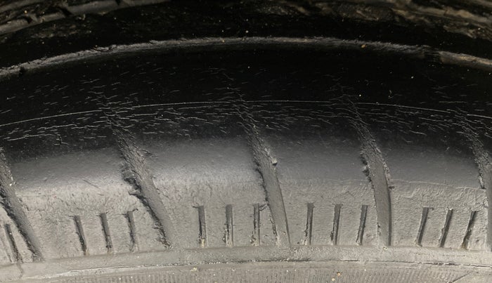 2013 Renault Scala RXE PETROL, Petrol, Manual, 87,769 km, Left Rear Tyre Tread