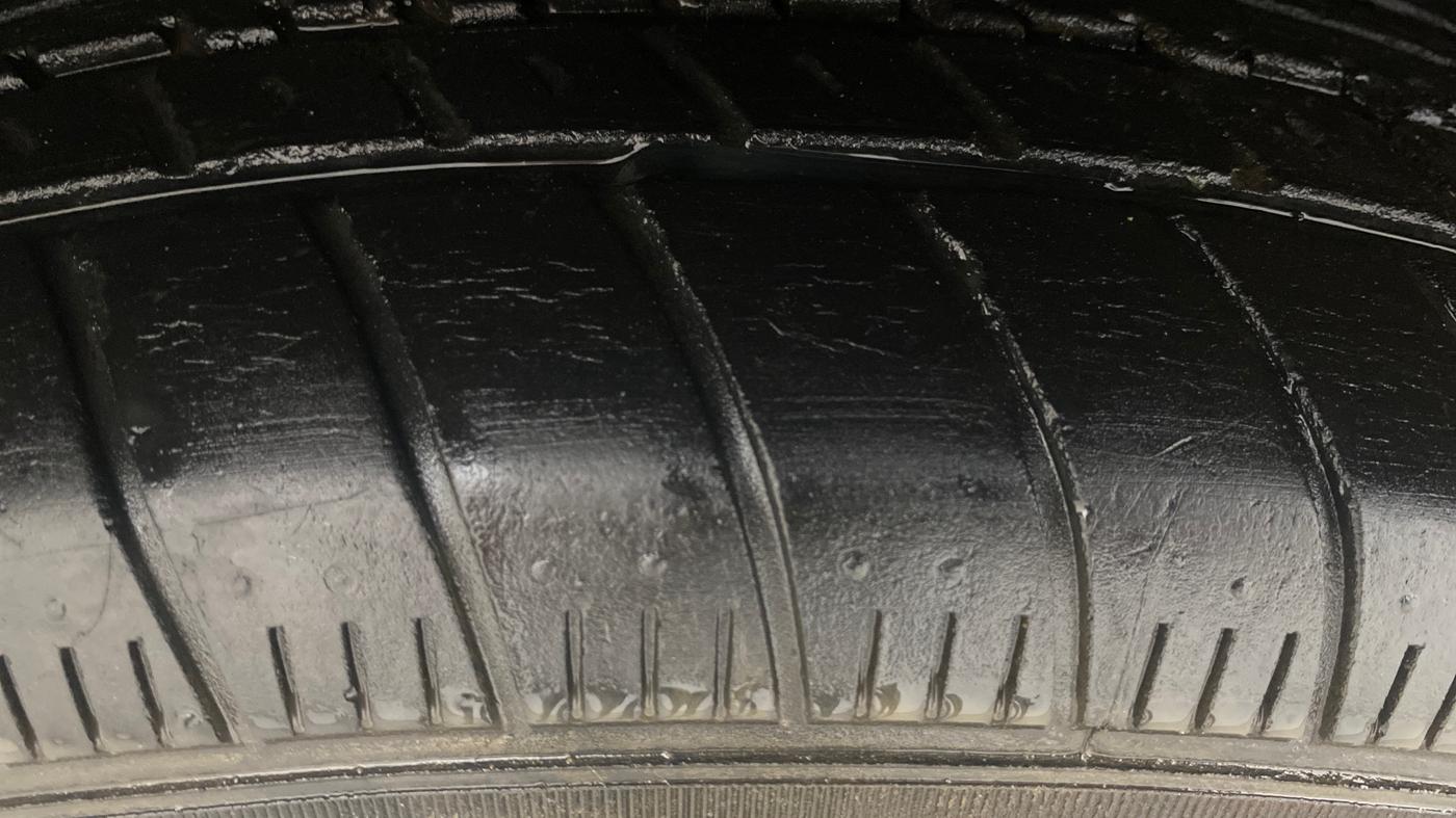 2013 Renault Scala RXE PETROL, Petrol, Manual, 87,769 km, Left Front Tyre Tread