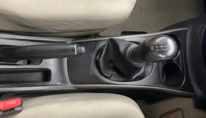 2013 Renault Scala RXE PETROL, Petrol, Manual, 87,769 km, Gear Lever