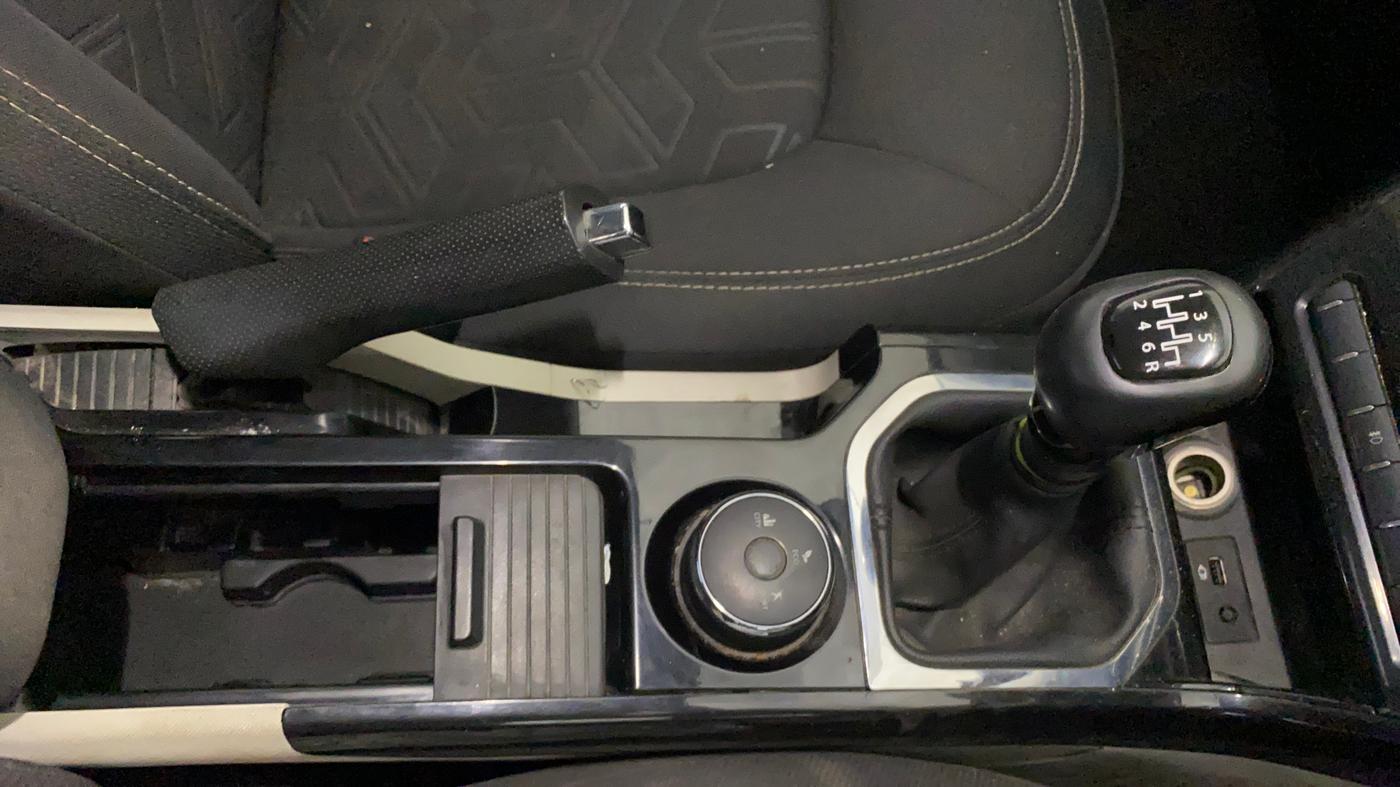 2021 Tata NEXON XZ PLUS PETROL DUAL TONE, Petrol, Manual, 69,728 km, Gear Lever
