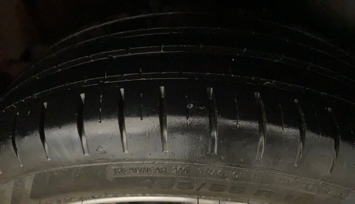 2022 Toyota Glanza V, Petrol, Manual, 46,976 km, Left Rear Tyre Tread