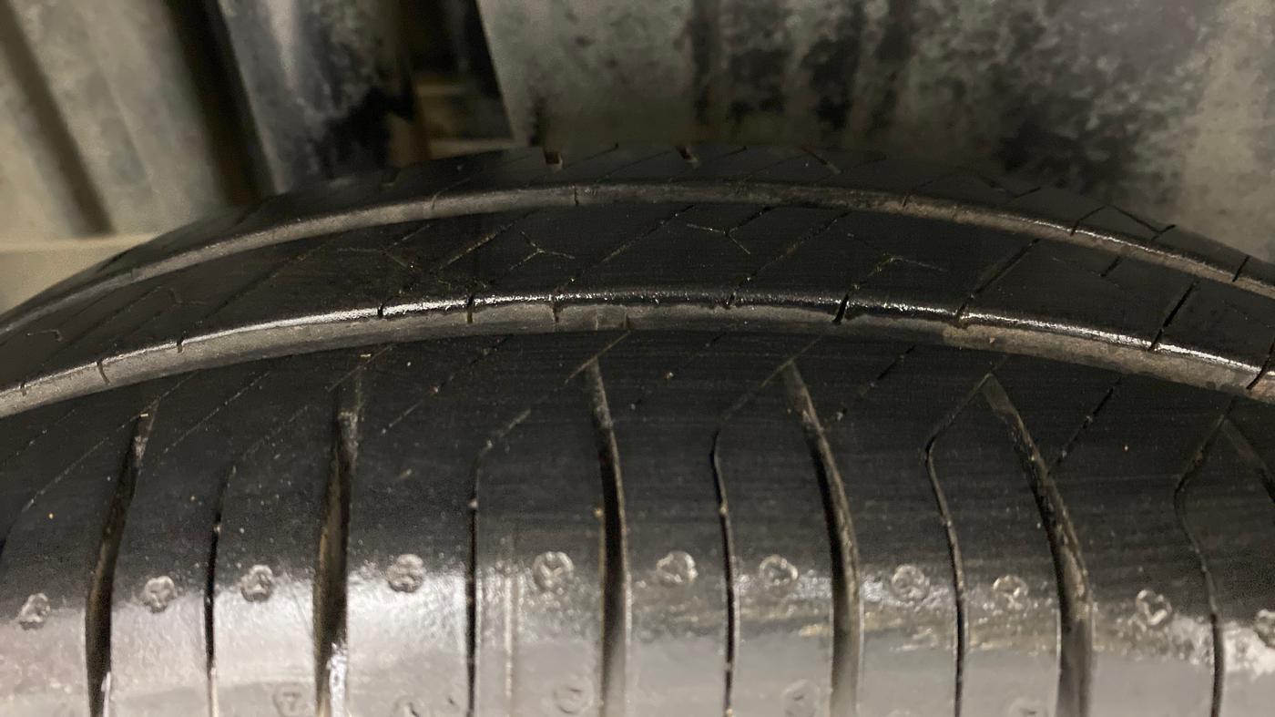 2011 Maruti Swift VXI, Petrol, Manual, 48,058 km, Right Rear Tyre Tread