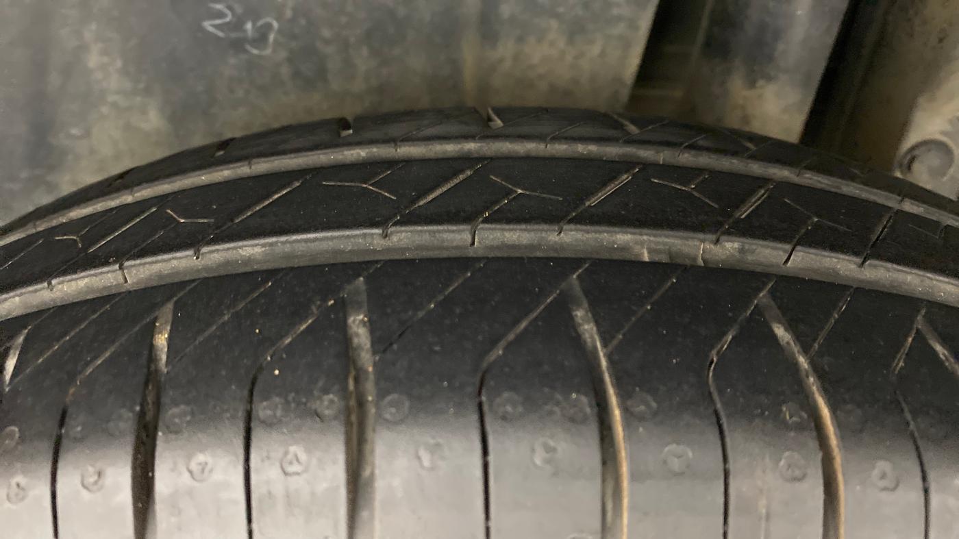 2011 Maruti Swift VXI, Petrol, Manual, 48,058 km, Left Rear Tyre Tread