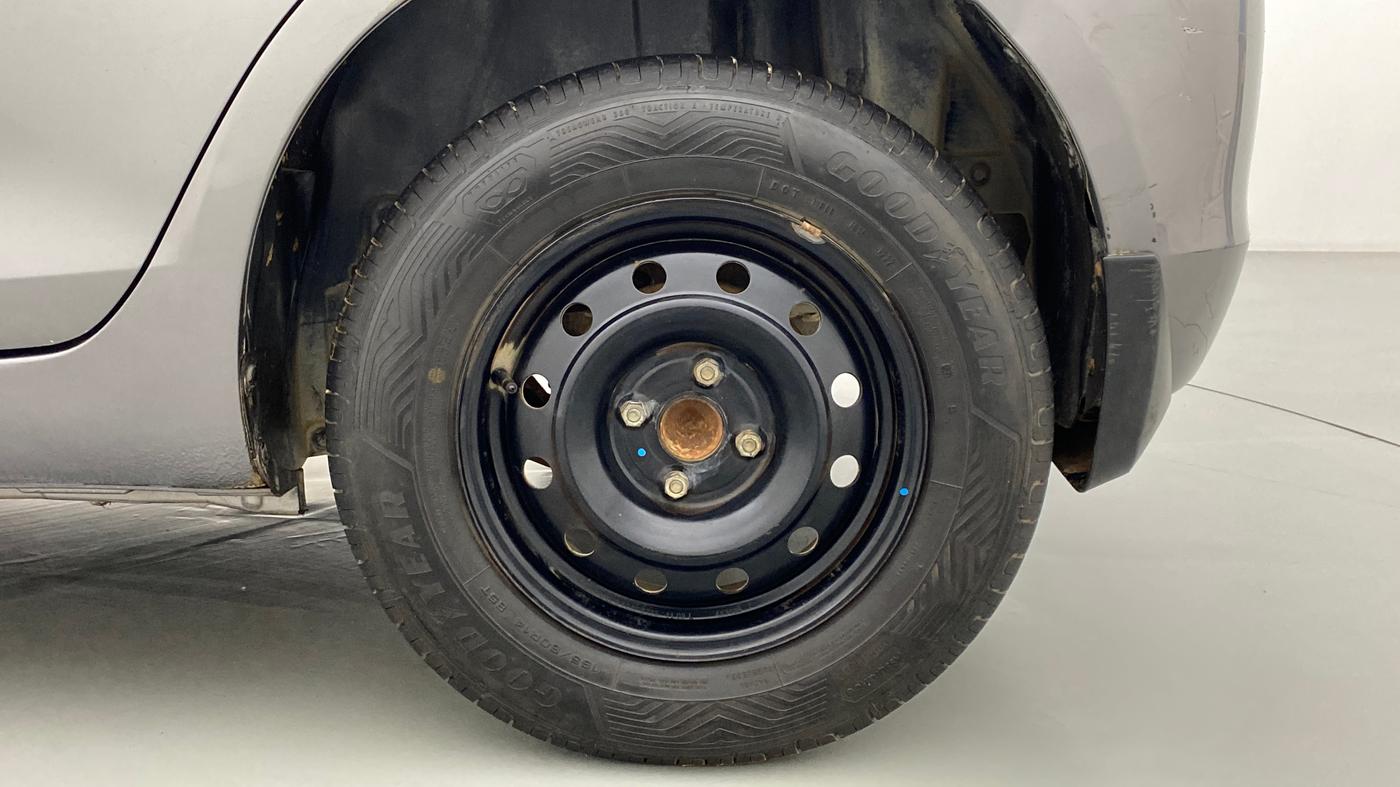 2011 Maruti Swift VXI, Petrol, Manual, 48,058 km, Left Rear Wheel