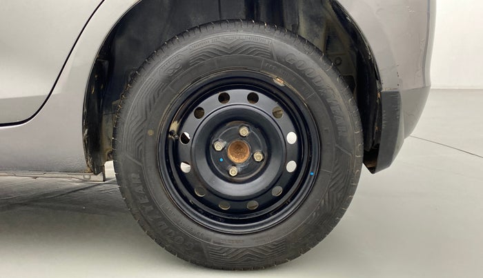 2011 Maruti Swift VXI, Petrol, Manual, 48,058 km, Left Rear Wheel