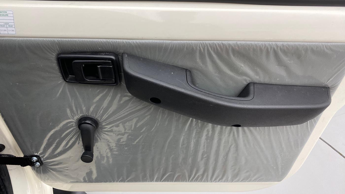 2022 Mahindra Bolero B4, Diesel, Manual, 4,215 km, Driver Side Door Panels Control