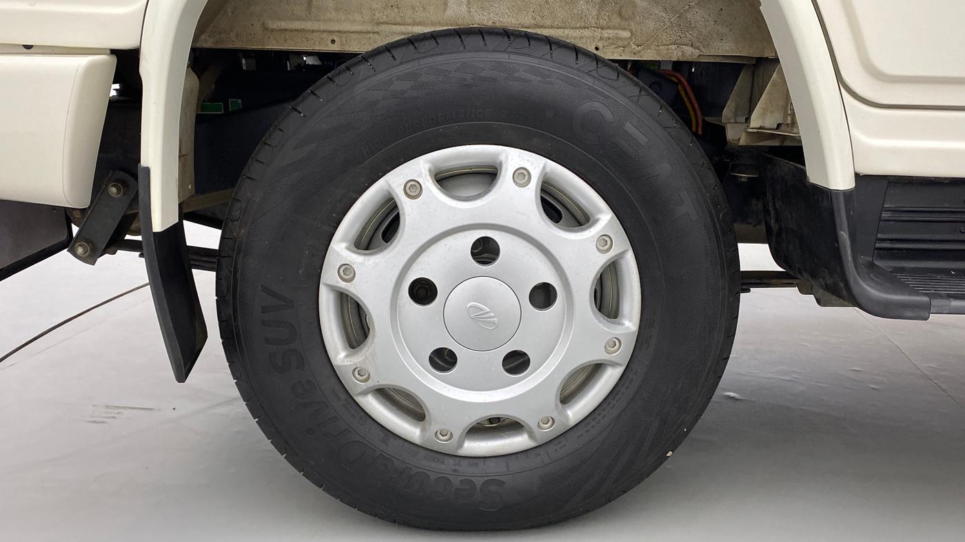 2022 Mahindra Bolero B4, Diesel, Manual, 4,215 km, Right Rear Wheel