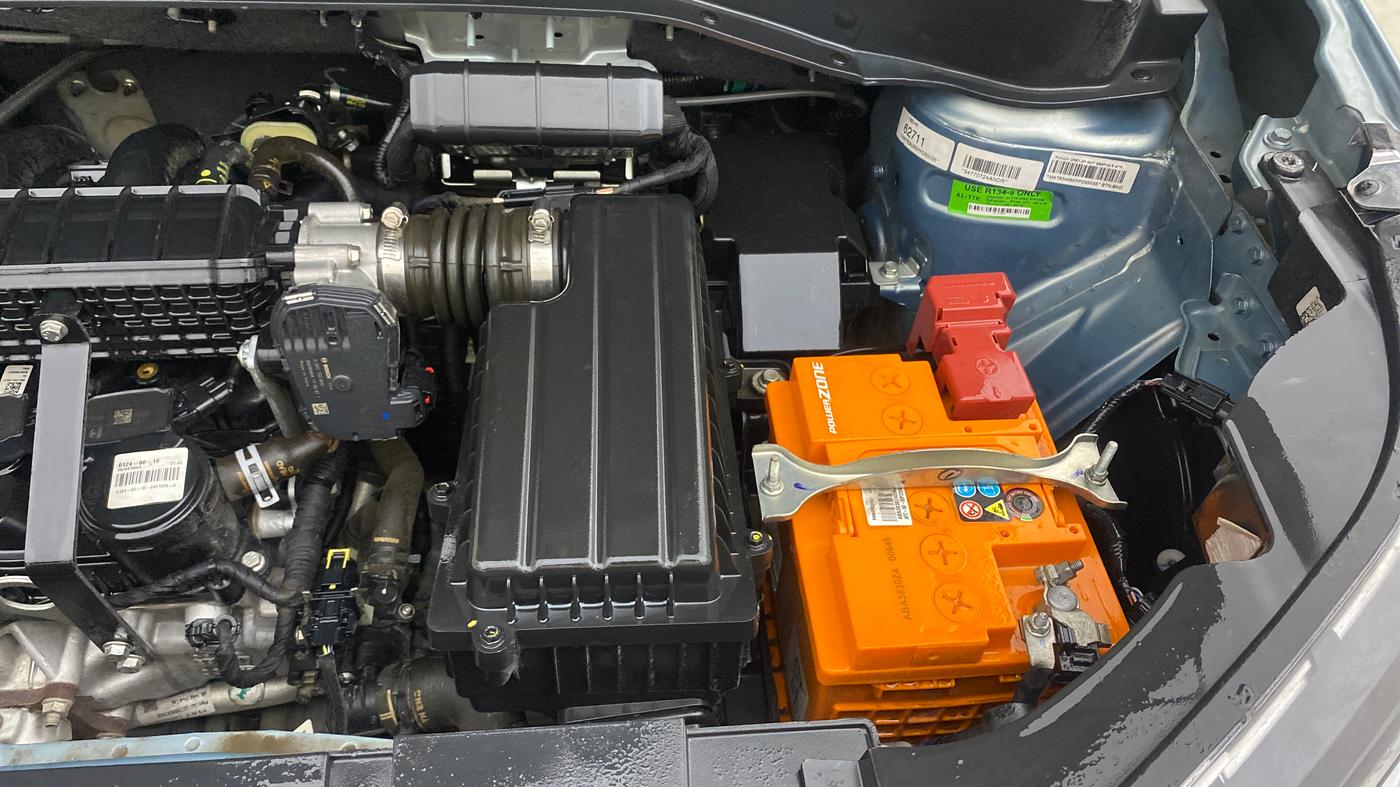 2023 Tata PUNCH CREATIVE AMT 1.2 RTN DUAL TONE, Petrol, Automatic, 61,712 km, Engine View - Left