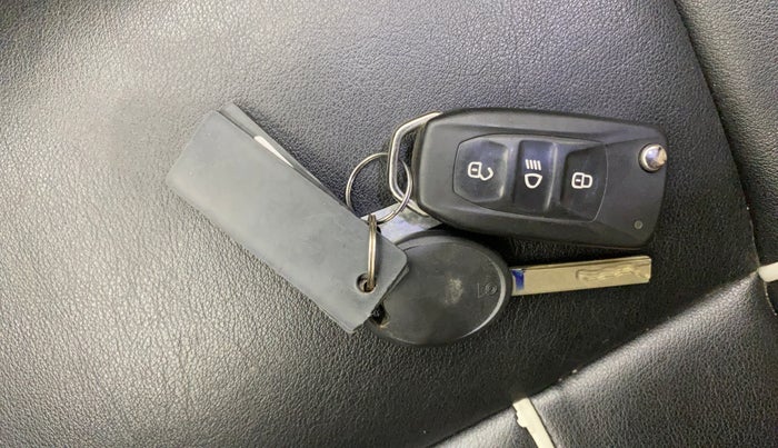 2021 Tata ALTROZ XE PETROL, Petrol, Manual, 38,493 km, Key Close Up