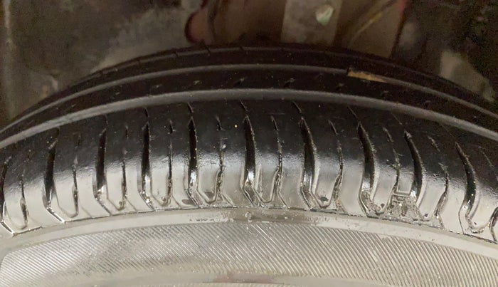 2021 Tata ALTROZ XE PETROL, Petrol, Manual, 38,493 km, Left Front Tyre Tread